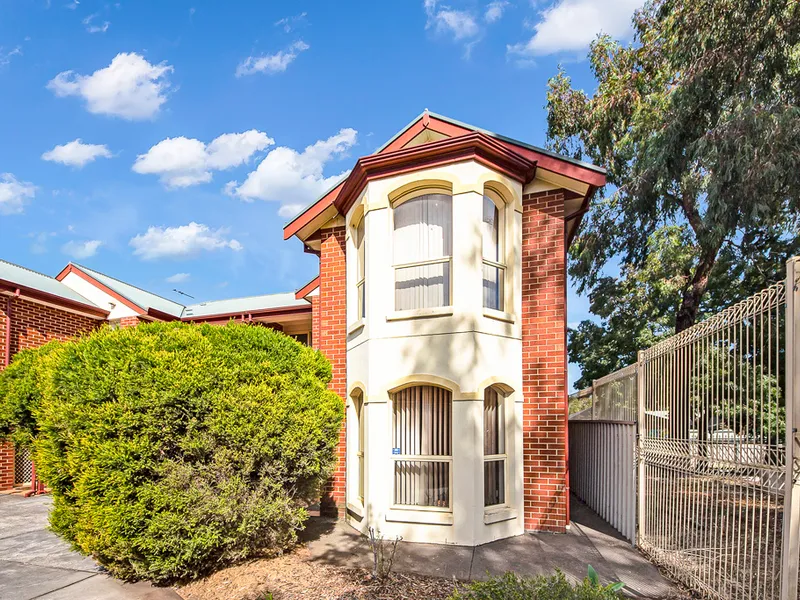 Lovely Modern 3 Bedroom Town House