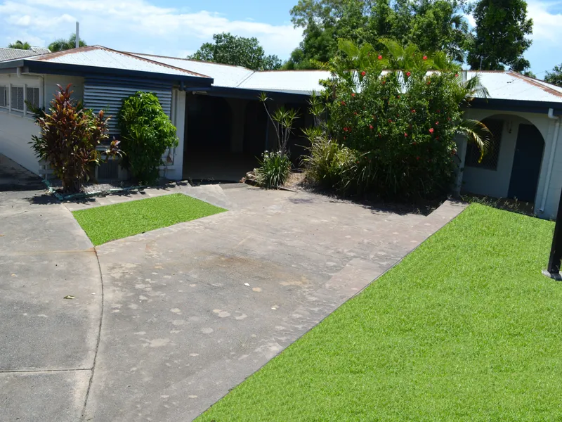 JUST A CHIP AND PUTT FROM TOWNSVILLE GOLF CLUB - (PRICE REDUCED) 3 bedrooms, entertainment, 1.5 disability bathrooms 1 x car shed, 1 x work shed