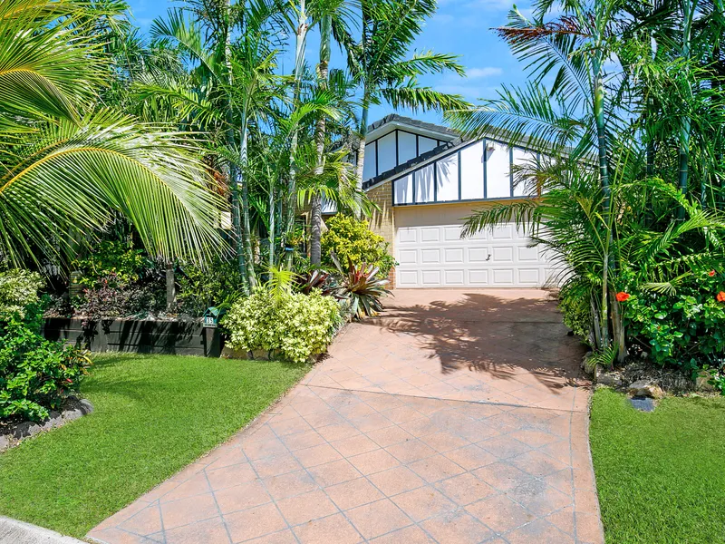 Entertainers Delight! Resort-Style Living with Leafy Surrounds