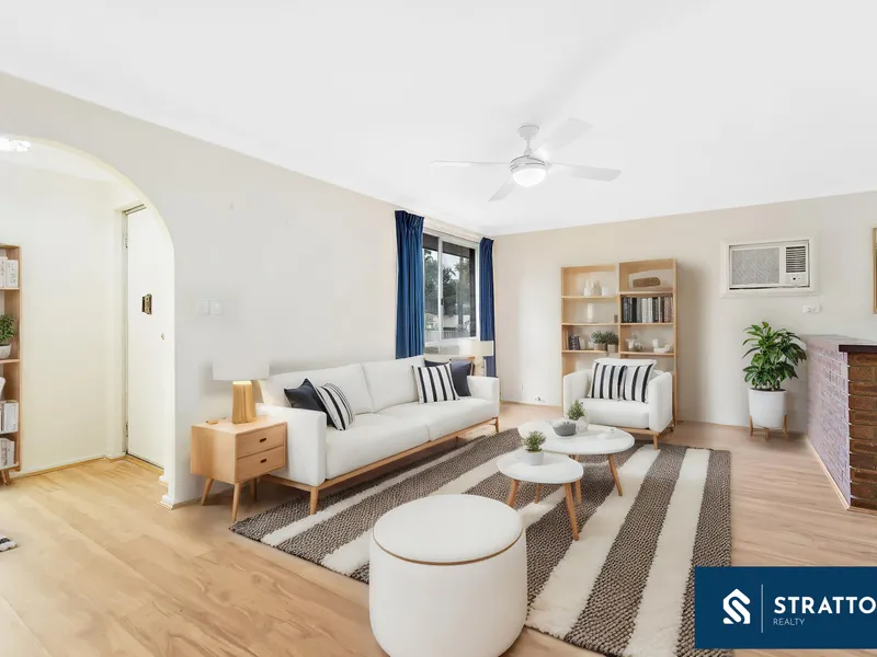 Charming 3-Bedroom Home with Pool in Prime Location!!