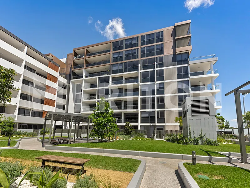 LIVE IN LUXURY AT PAGEWOOD GREEN’S DAHLIA - STUNNING 2 BEDROOMS PLUS STUDY