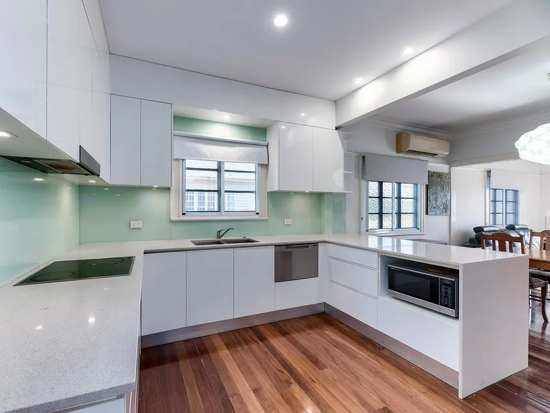 IDEAL FAMILY LIVING IN DESIRED KEDRON LOCATION