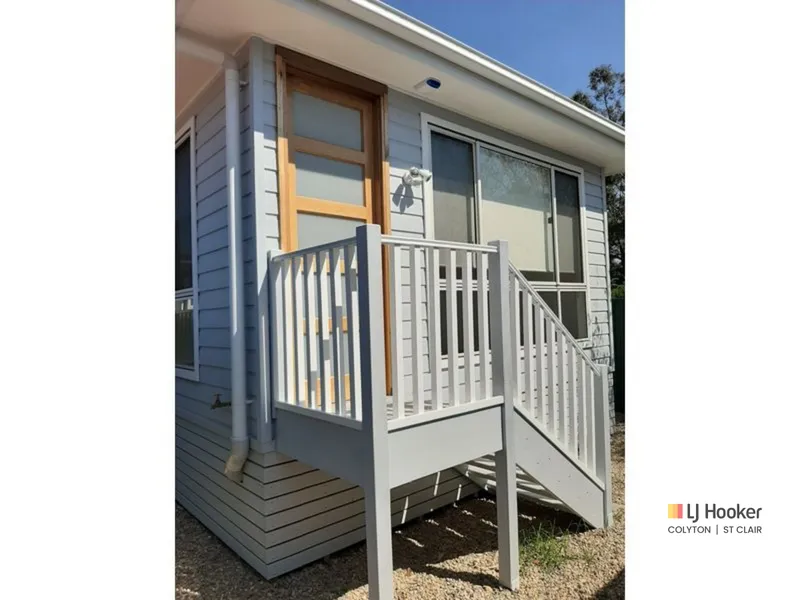 MUST SEE - 1 BEDROOM STUDIO AND GREAT LOCATION !