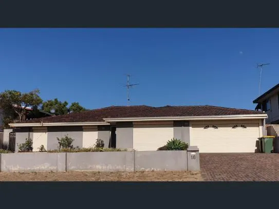 Beach Side Beauty in Magnificent Madora Bay !  4-car garage !