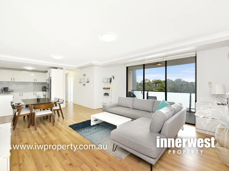 Amazing location - Renovated delight executive style 2 bedroom Apartment in Homebush