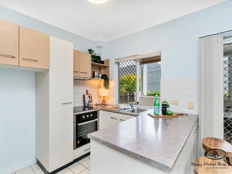 Courtyard Apartment on Toowong Village's Door Step