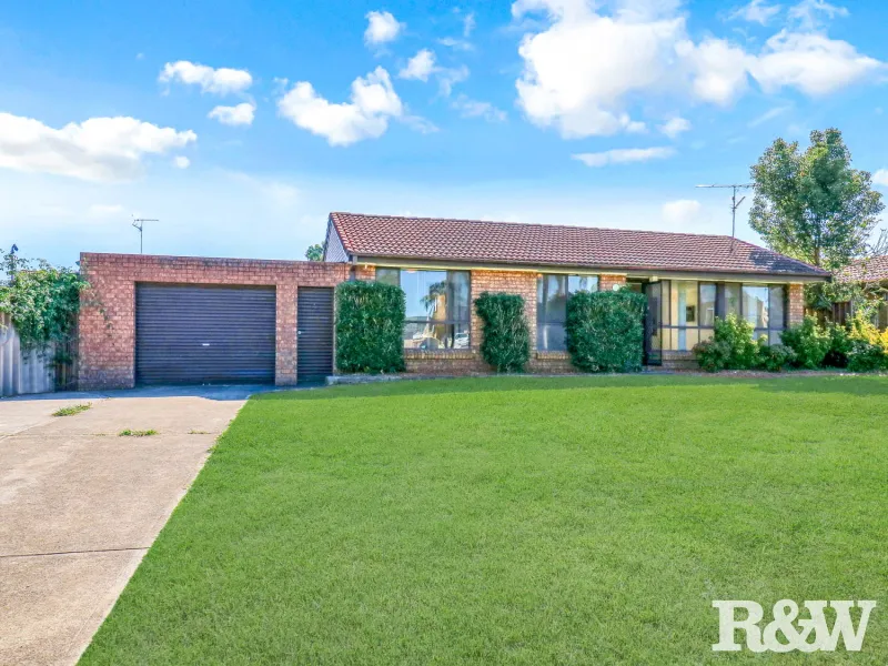 FAMILY HOME + ENTERTAINING AREA