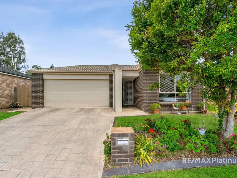 Suburban Sanctuary Backing onto Beautiful Parkland - Convenient Location & Solar System