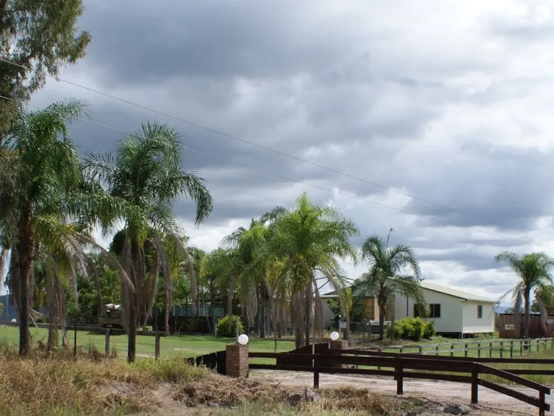 UNIQUE PROPERTY – 106 ACRES – PREDOMINATELY WHITE ZONE, GOOD PASTURE AREAS & 2 DAMS