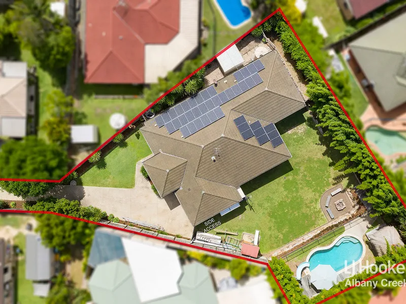 PREMIUM FAMILY HOME on ¼ ACRE + POOL + SOLAR