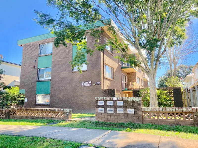 Spacious Top Floor Unit in Prime Location