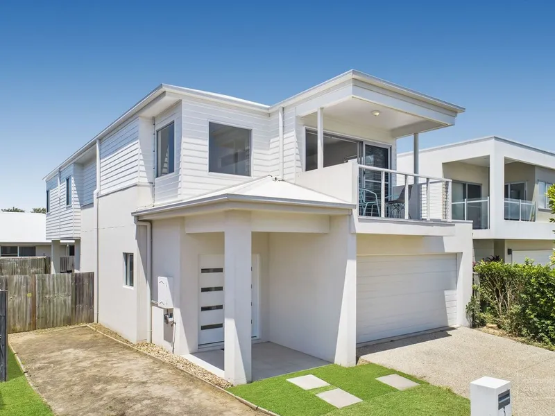 IDEAL LARGE FAMILY HOME IN THE SCU PRECINCT