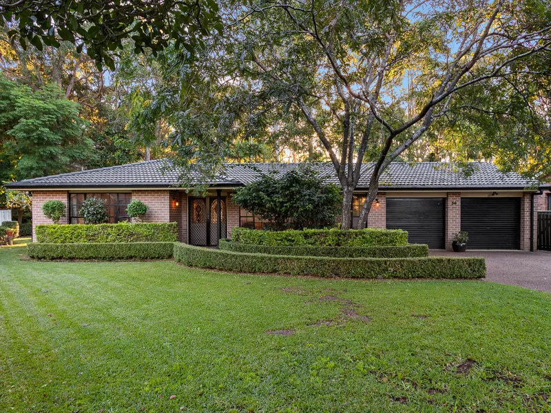 SPACIOUS FAMILY HOME OFFERS BONUS ROOM/4TH BEDROOM PLUS PARKING FOR TWO ON DRIVEWAY