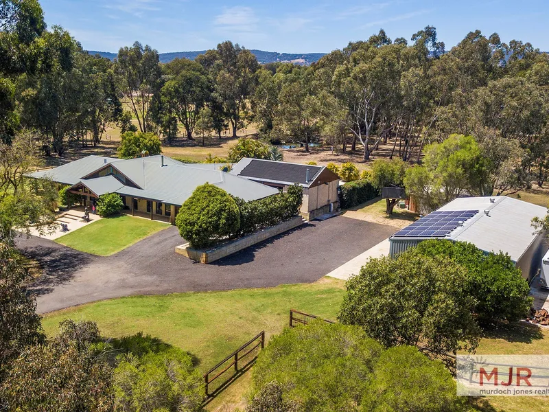 LUXURIOUS RURAL LIFESTYLE