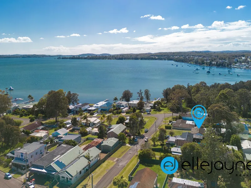 QUARTER ACRE OF MEDIUM DENSITY RESIDENTIAL LAND (R3 ZONED) IN BEAUTIFUL BONNELLS BAY