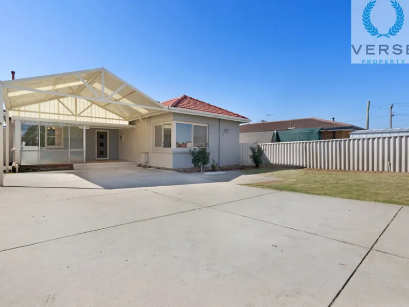 FAMILY HOME WITH RENOVATED KITCHEN AND BRAND NEW CARPET THROUGHOUT!