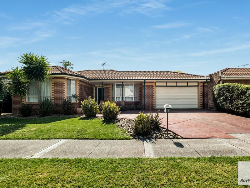 A Taylors Lakes Retreat