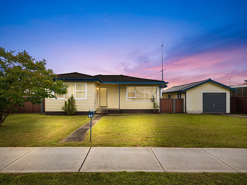 Huge Frontage!