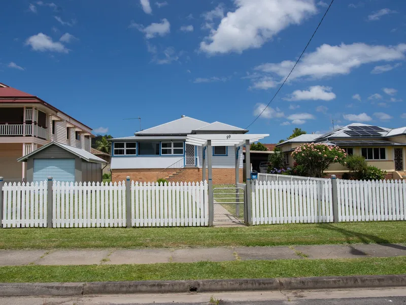 AVAILABLE NOW...Freestanding three home on raised brick piers. Flat walking path to CBD Maclean