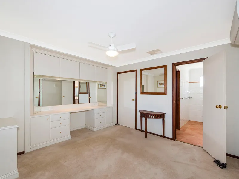 Four bedroom Home in Superb Location!