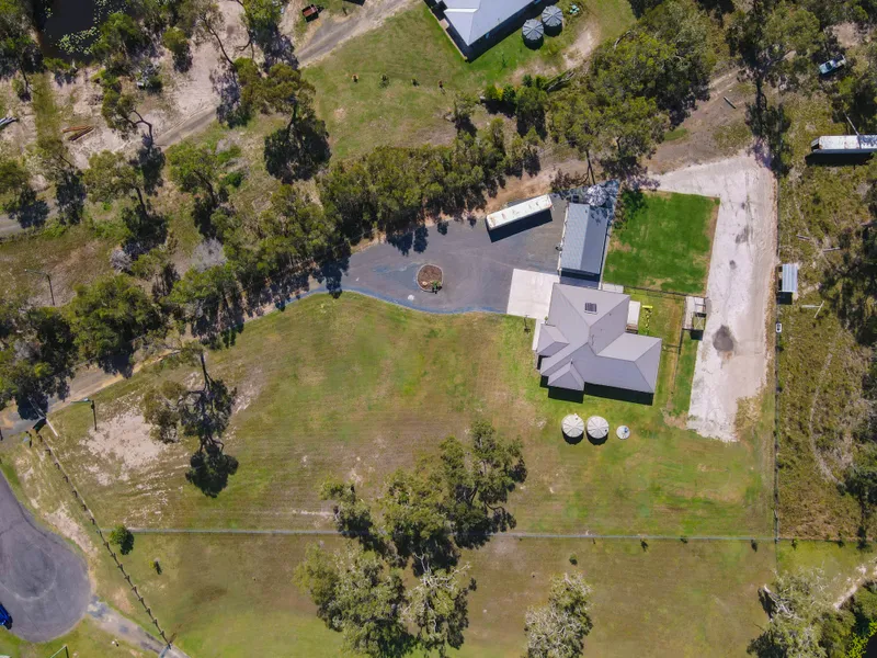 GET OUT OF THE CITY ..... 5 acres with 4 bed home