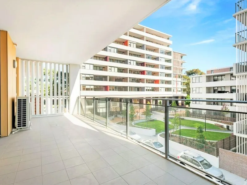 Resort-Style Residence in the Heart of Macquarie Park- gym & pool, walk to Macquarie Shopping Centre, University, and Station