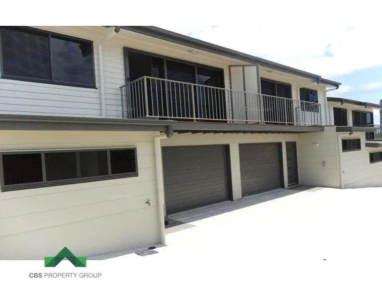 Popular Modern Three Bedroom Air Conditioned Townhouse