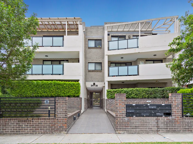 Townhouse Style Apartment in Small Complex