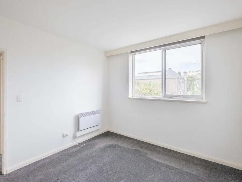 Spacious two bedroom apartment, lovely and light throughout.