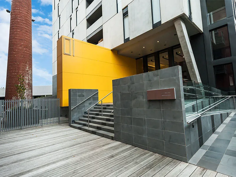 2 Bedroom Apartment -Great Location wth fantastic views!