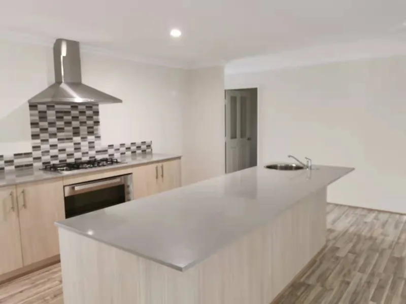 Brand new 6 bedroom ready to go!!!