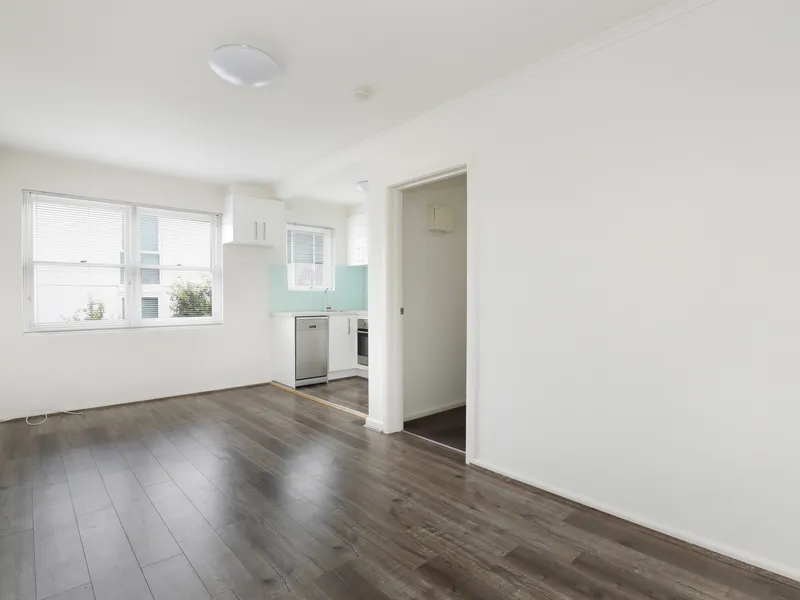 Quiet, Renovated One Bedroom Unit in Prime Location