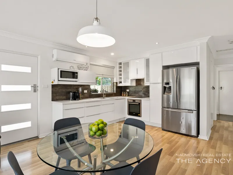 UNDER OFFER!!!!