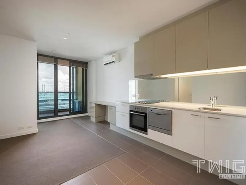 Spacious CBD Apartment