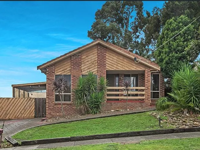 WALKING DISTANCE TO BUS TRANSPORTATION & MILL PARK HEIGHTS PRIMARY!