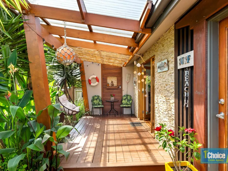 RESORT STYLE TROPICAL HOME