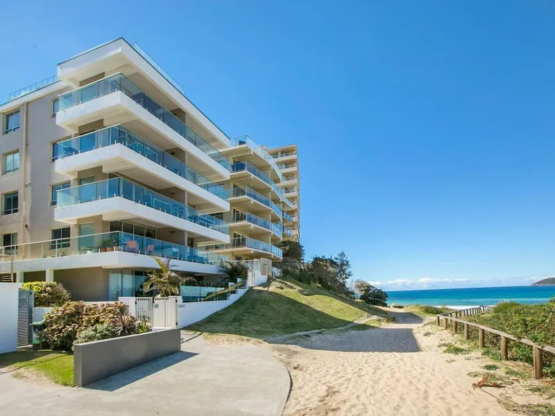 FULLY FURNISHED FRESHIE PAD!