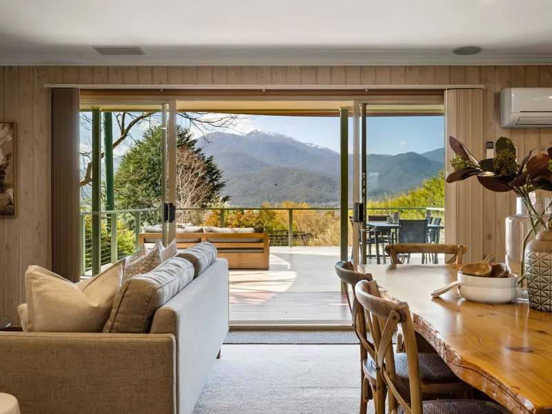 Picture Perfect Country Cottage with Snow views!