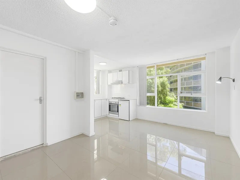 Renovated Studio with Parking