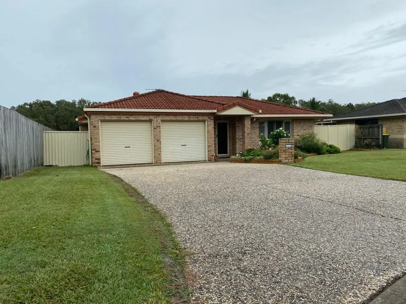LOVELY FAMILY HOME!! 