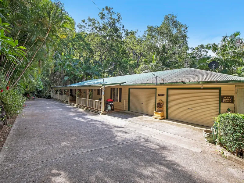 Huge family home - minutes from the beach! 