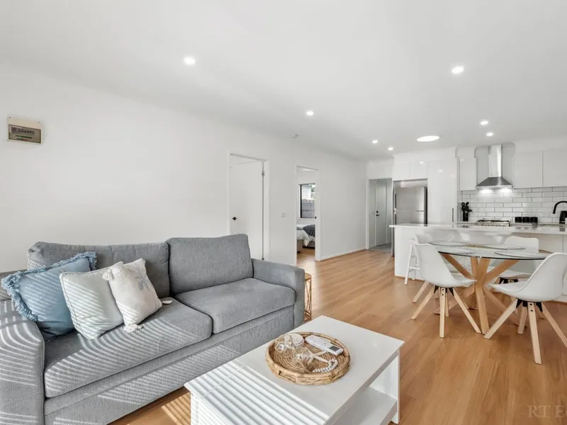 A low-maintenance gem in excellent location (water bills included)