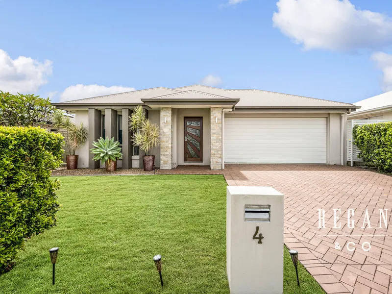 Stylish living in Pacific Harbour Country Club Estate