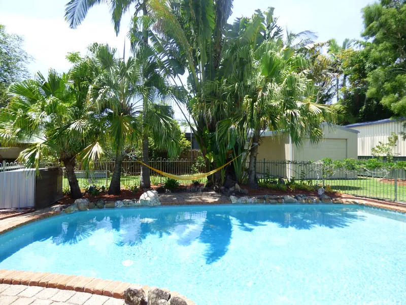 Beat the heat by the Pool - Old Tewantin