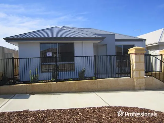 LOVELY FAMILY HOME. SITUATED IN THE BEAUTIFUL BOUGAINVILLEA GARDENS BALDIVIS.