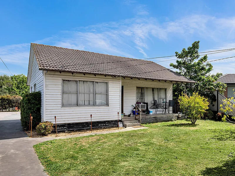 RENOVATORS CHOICE!!