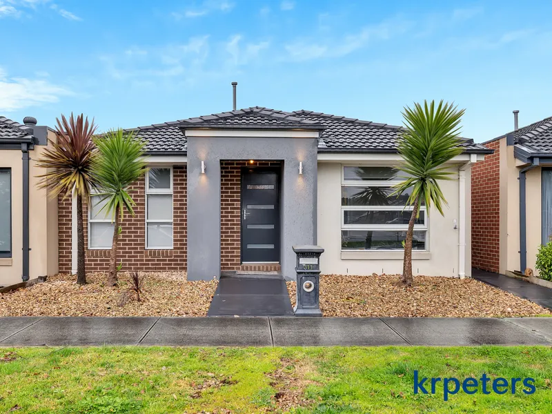 Low Maintenance Living In Fantastic Location