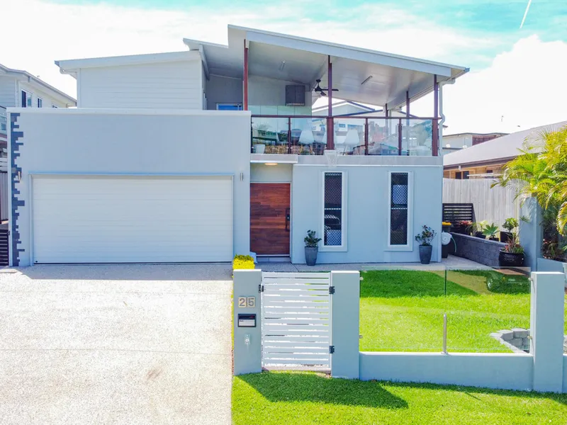 Stunning Property with Ocean Views!