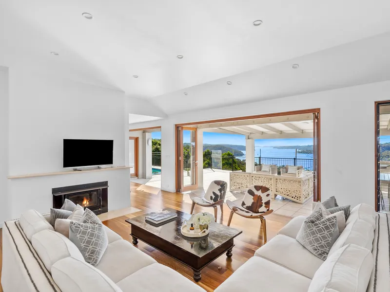 Contemporary entertainer, sensational 180 degree north views over Pittwater