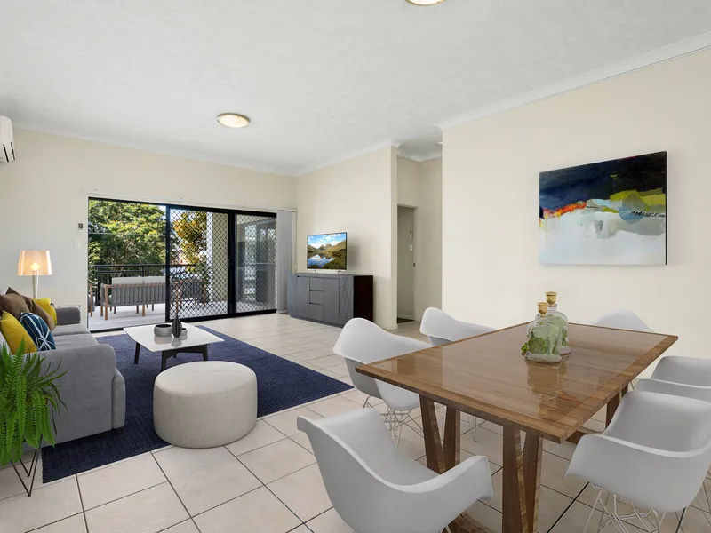 Oversized Unit in the Heart of Yeronga